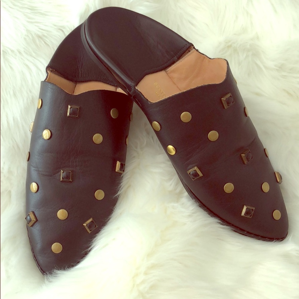 Cool slides by Scotch and Soda, never worn outside